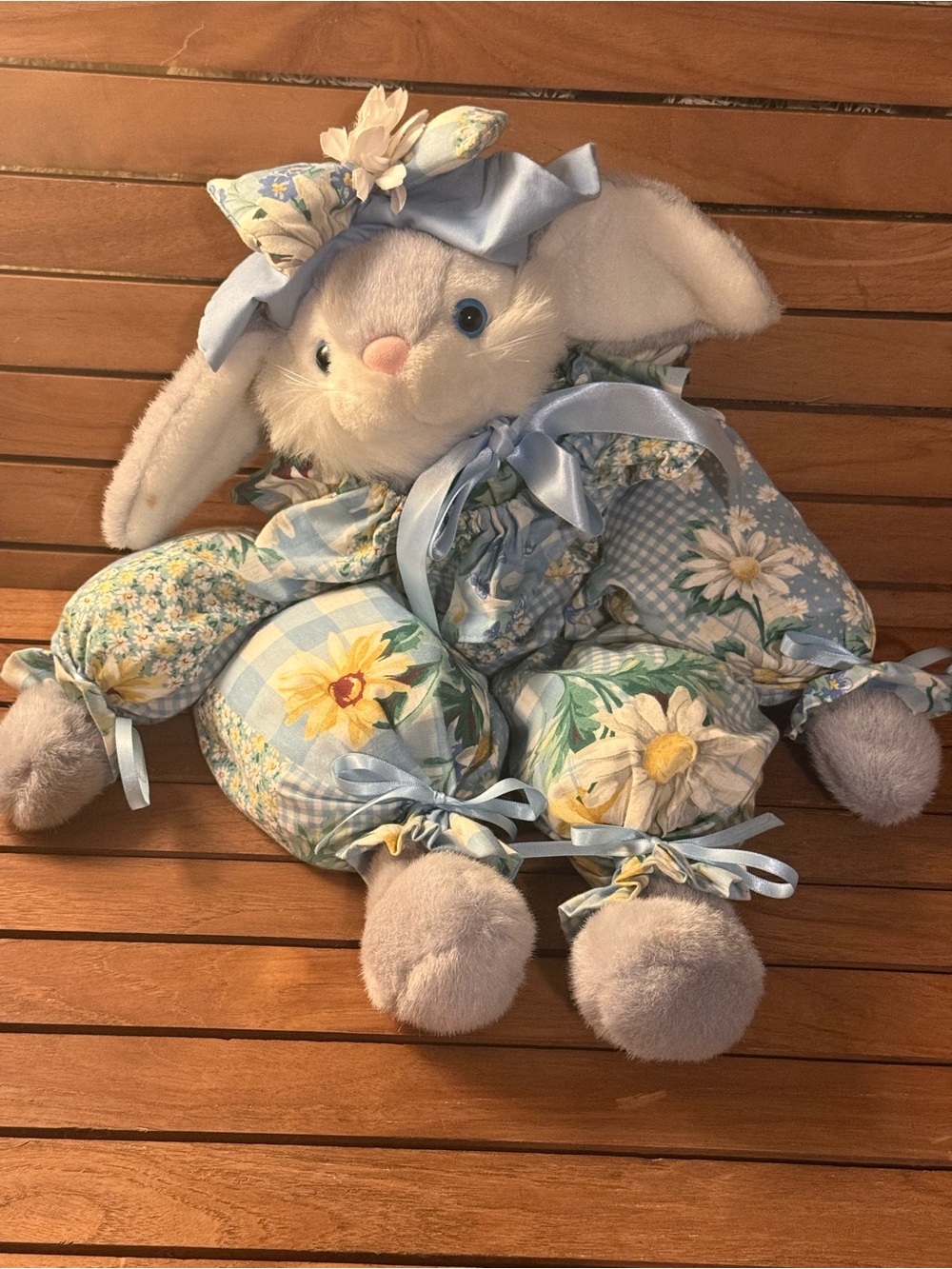 Vintage 1997 Joelson Industries Bunny Plush • 90s Floral Daisy Bonnet Ruffles